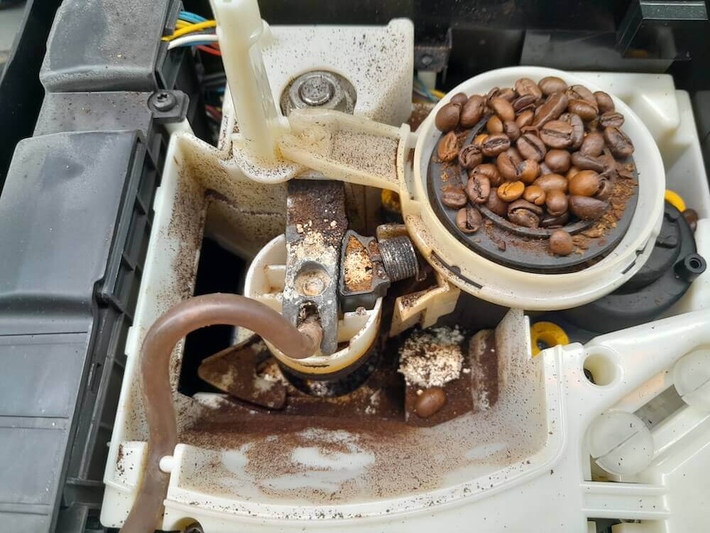 Zastosowanie nieprawidłowo tabletki czyszczącej powoduje wielkie szkody dla zdrowia i smaku kawy