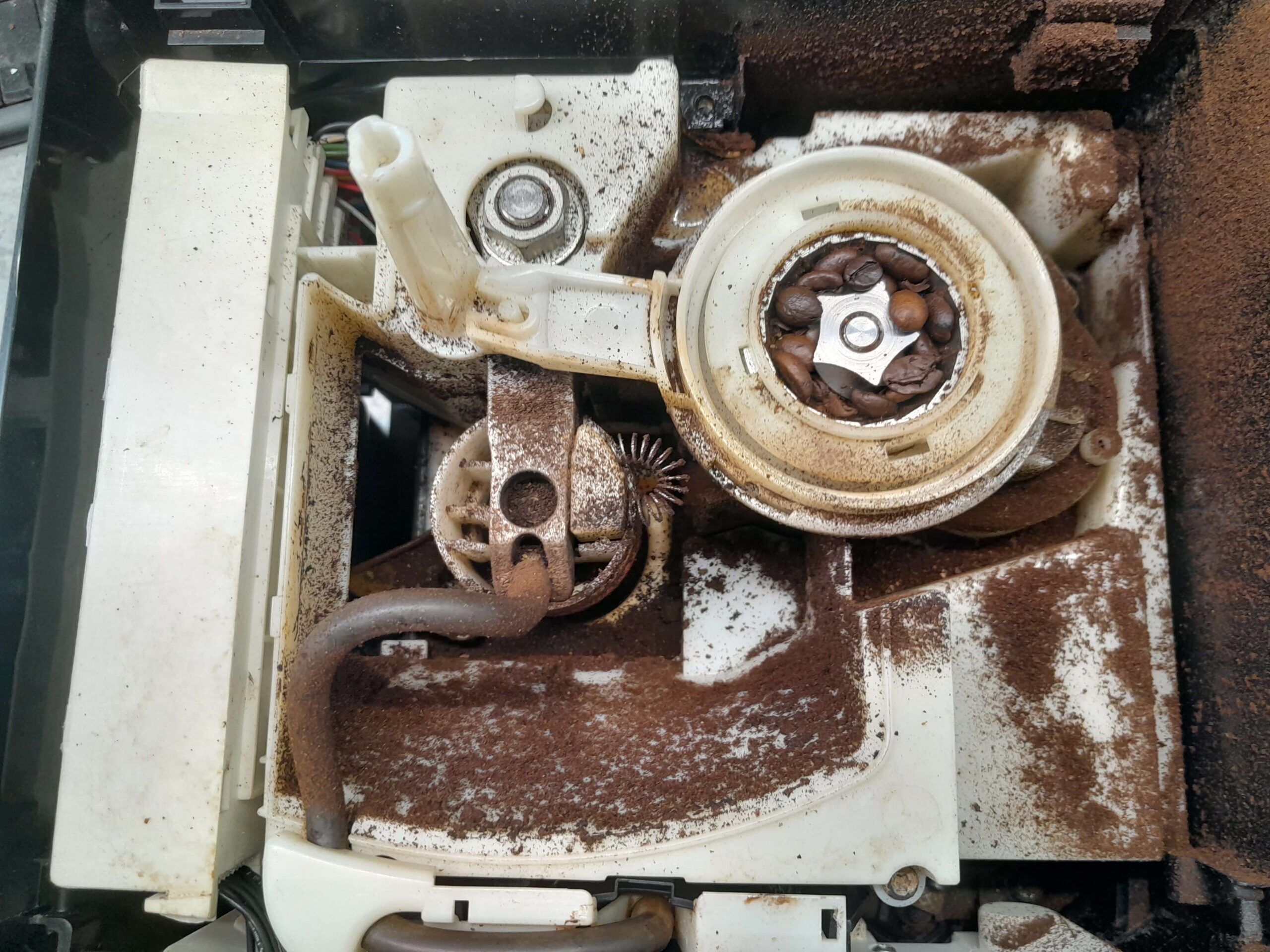 Ekspres Krups i brak odpowiedniego wysypu kawy